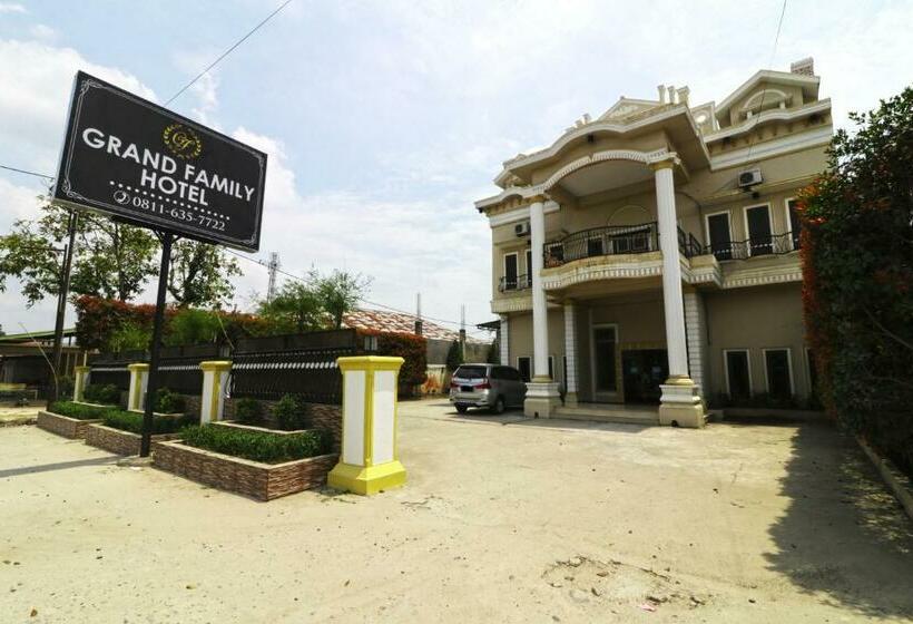 פנסיון Grand Family