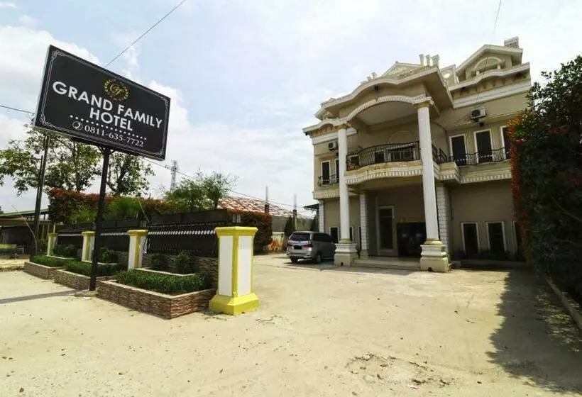 Majatalo Grand Family