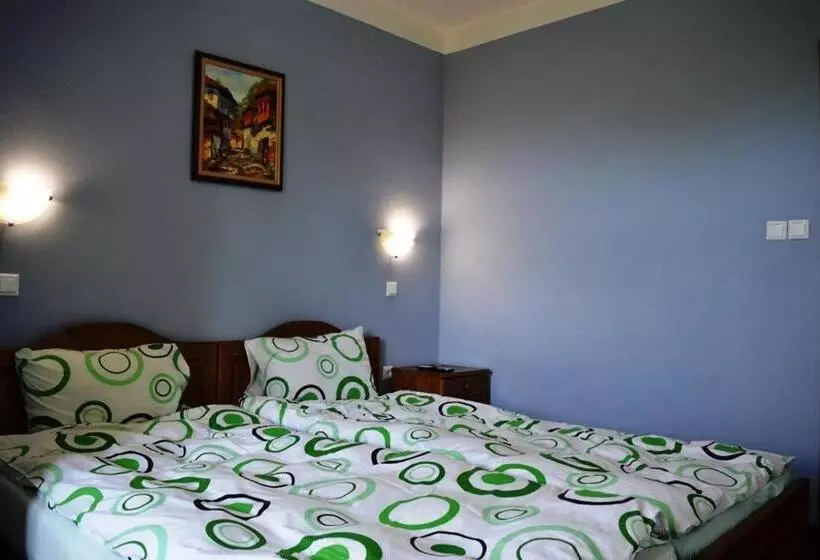 ペンション Sichanova Guest House