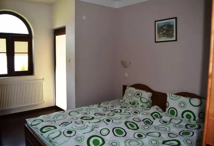 ペンション Sichanova Guest House