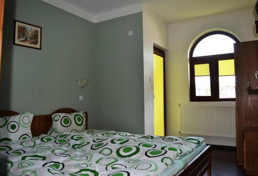 بنسيون Sichanova Guest House