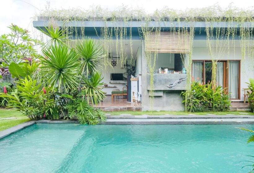 Пансион The Kumpi Bali By The Lavana