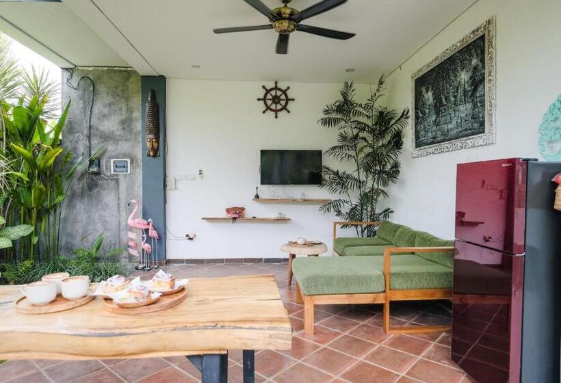 Пансион The Kumpi Bali By The Lavana