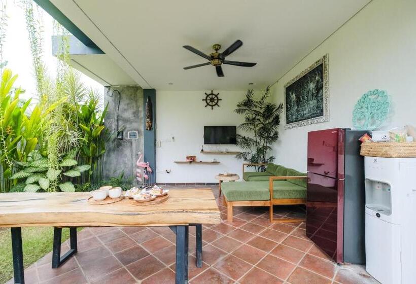 Пансион The Kumpi Bali By The Lavana