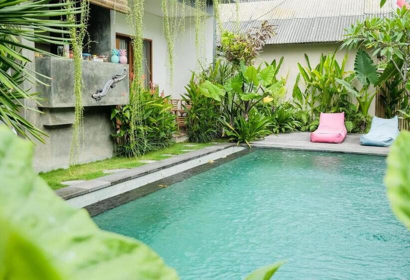 Пансион The Kumpi Bali By The Lavana