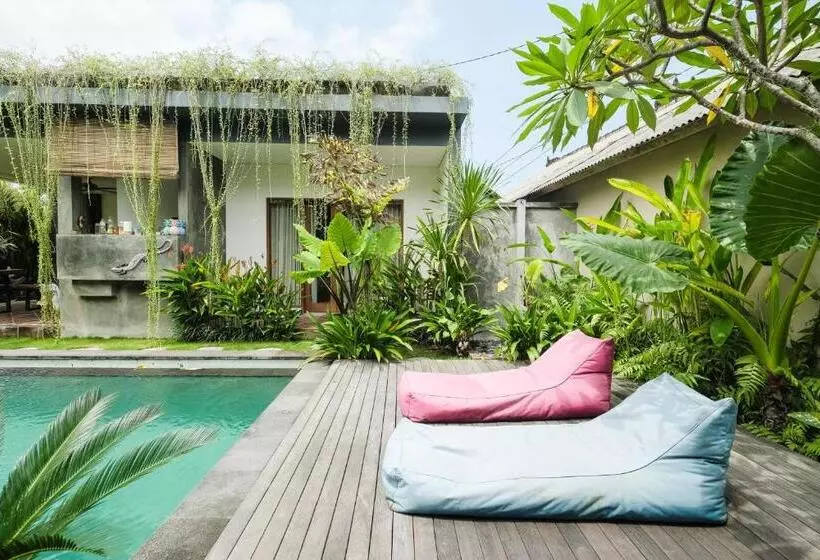 Majatalo The Kumpi Bali By The Lavana