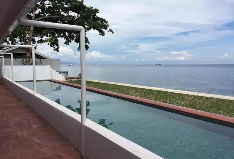 リゾートホテル The Beachhouse