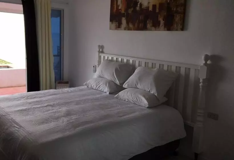 リゾートホテル The Beachhouse