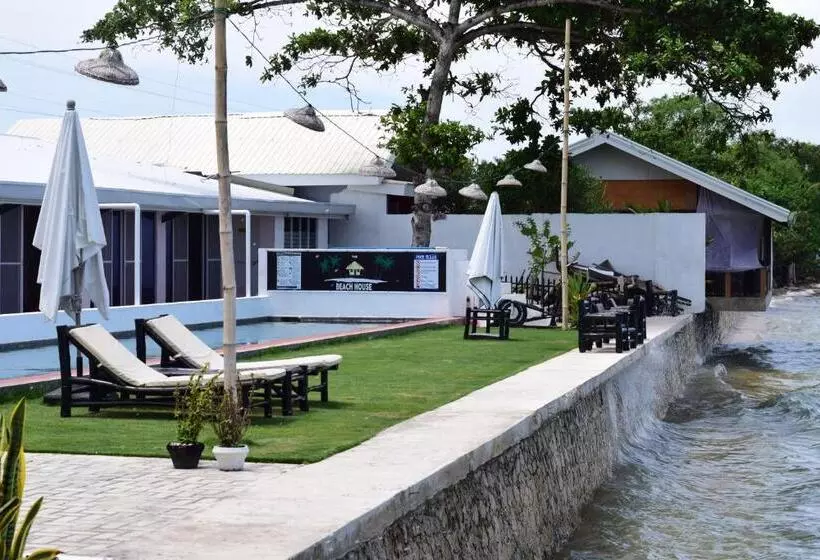 リゾートホテル The Beachhouse