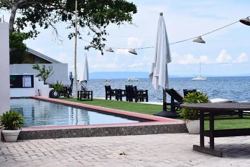 リゾートホテル The Beachhouse