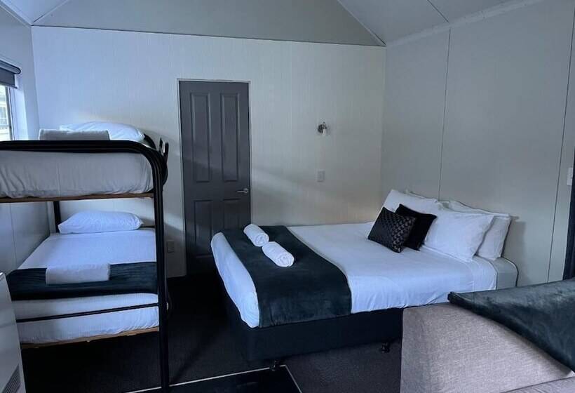 Hampshire Holiday Parks   Arrowtown