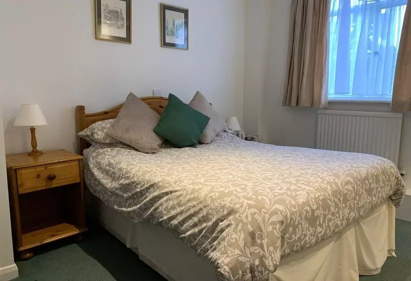 فندق Gatton Manor & Country Club