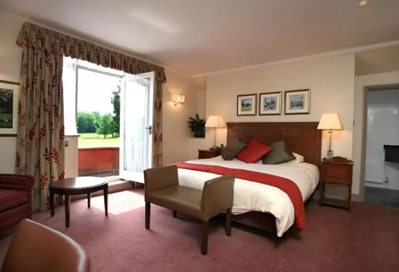 فندق Gatton Manor & Country Club