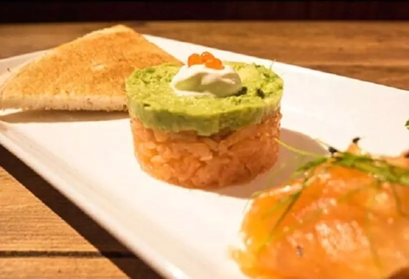 فندق Gatton Manor & Country Club