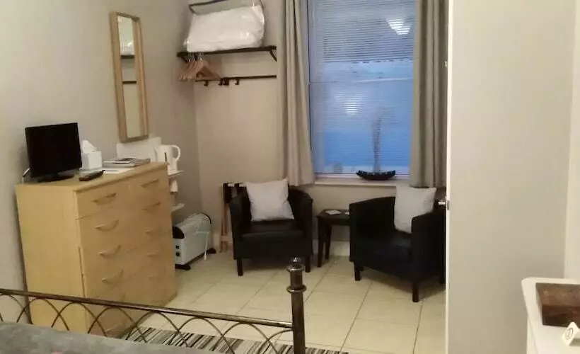 酒店 29 Well Street B&b