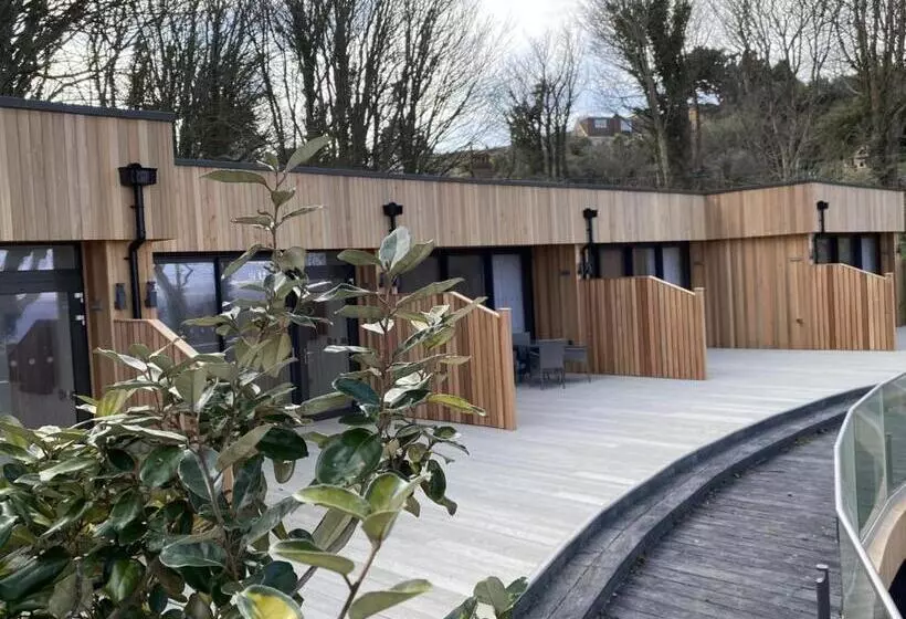 Отель Berry Head