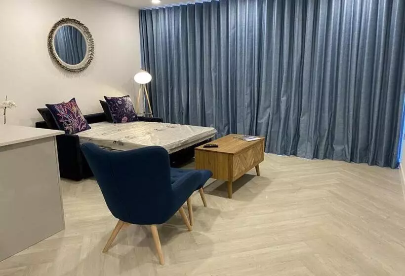 Отель Berry Head