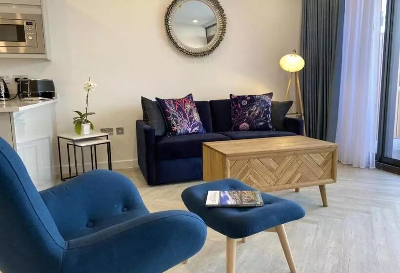 Отель Berry Head