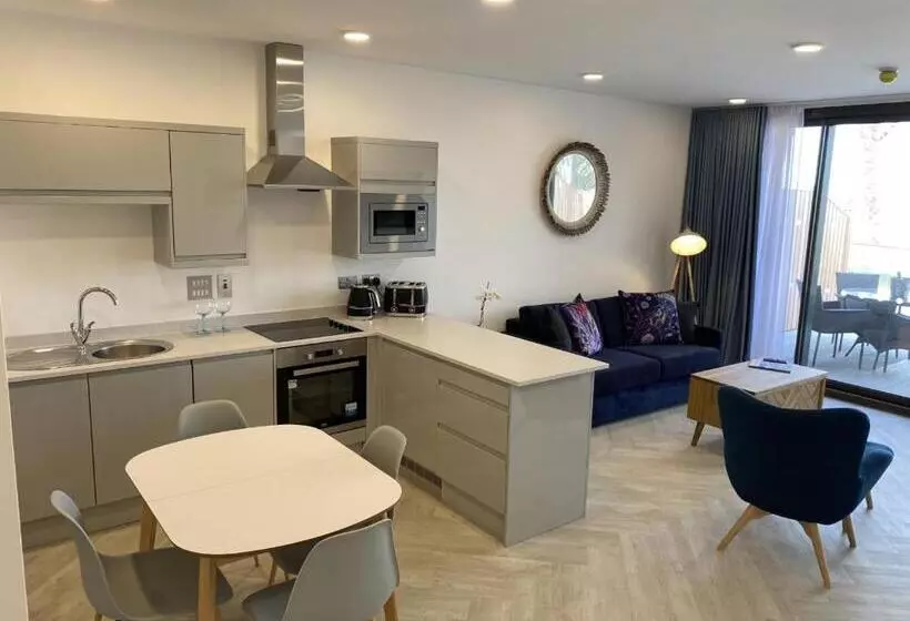 Отель Berry Head