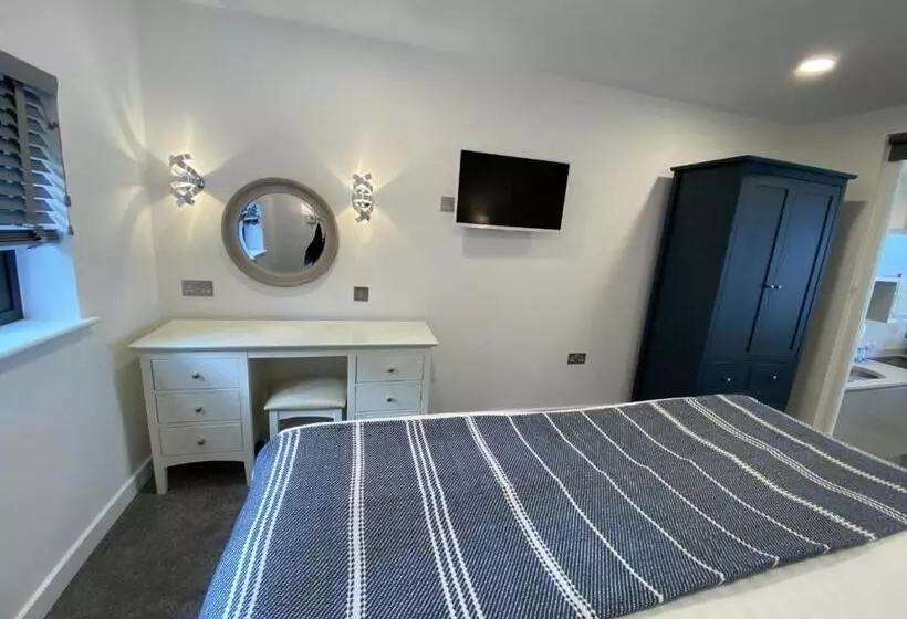 Отель Berry Head