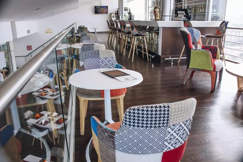 Cloud Hotel & Suites