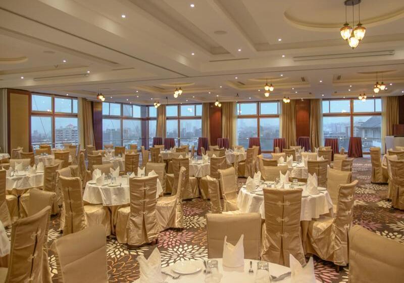 Cloud Hotel & Suites