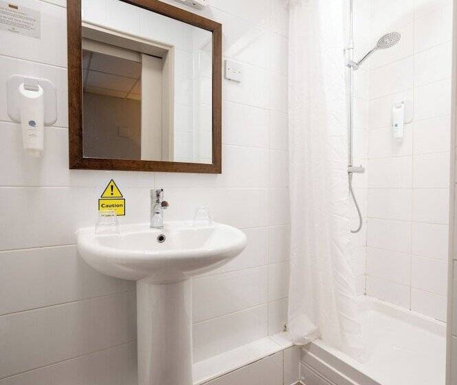 Hotel Cocked Hat By Greene King Inns