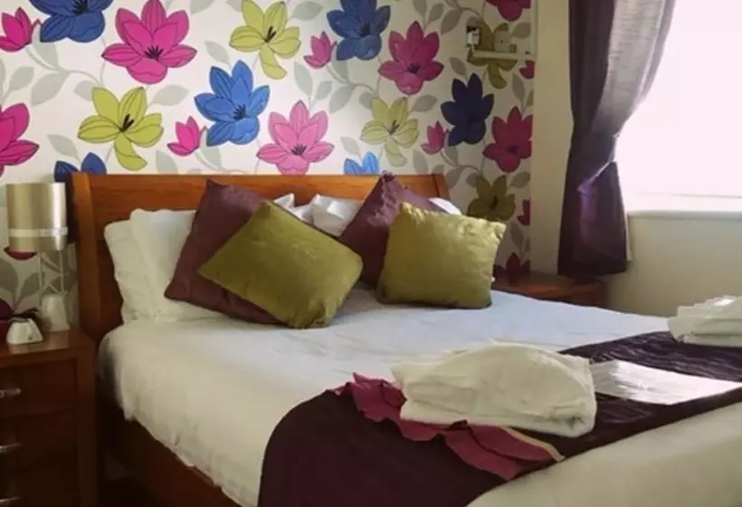 Hotelli Crystals On The Prom