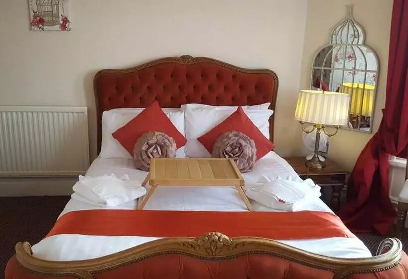 Hotelli Crystals On The Prom