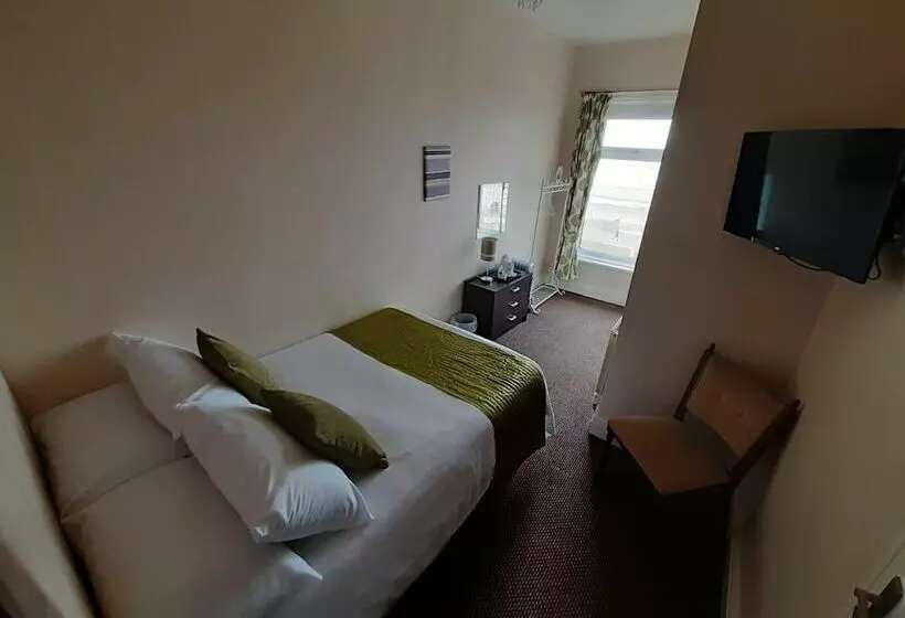 Hotelli Crystals On The Prom