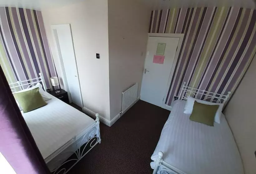 Hotelli Crystals On The Prom