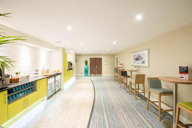 酒店 Holiday Inn Cardiff North M4