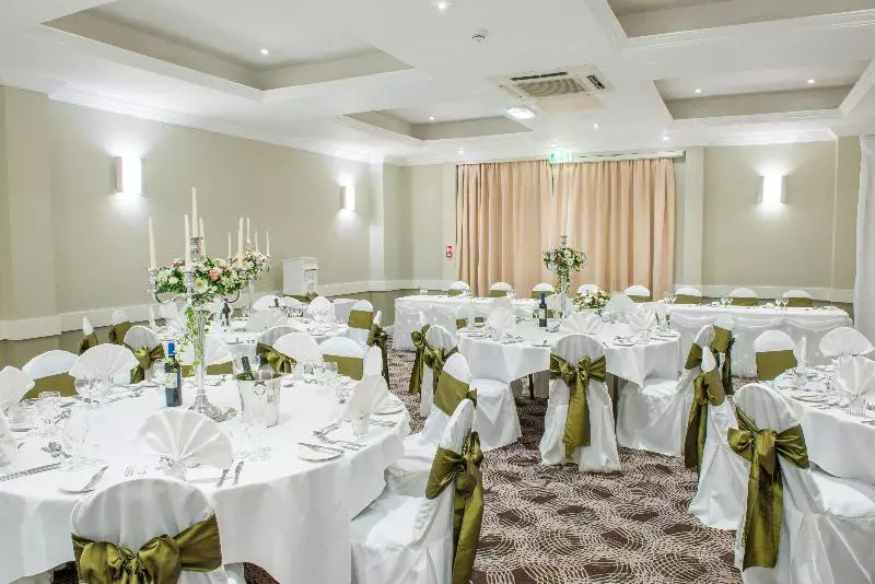 酒店 Holiday Inn Cardiff North M4