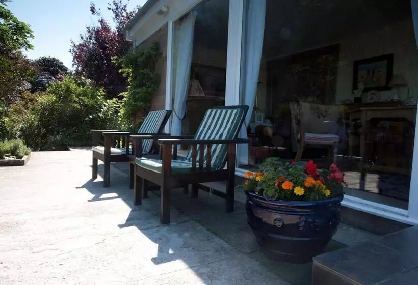 Отель Sunny Brae Bed & Breakfast