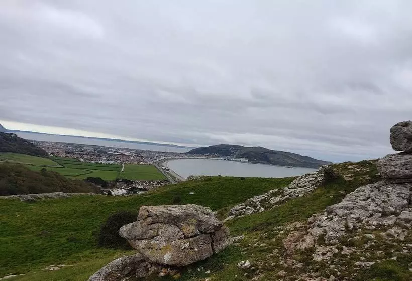 هتل The Trevone, Llandudno