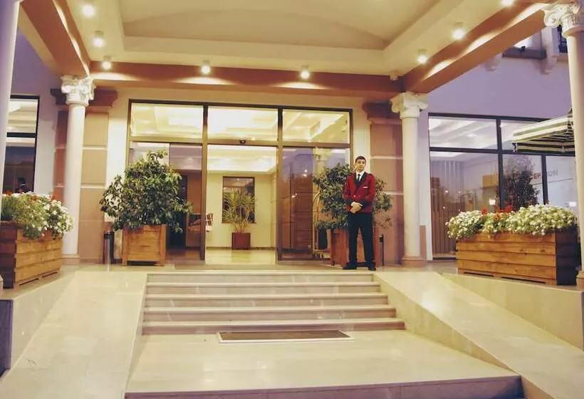 هتل Tskaltubo Plaza