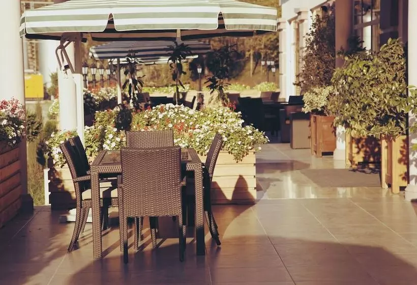 هتل Tskaltubo Plaza