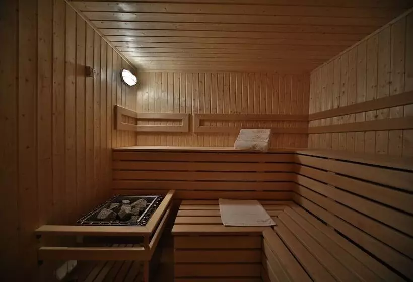 هتل Tskaltubo Plaza