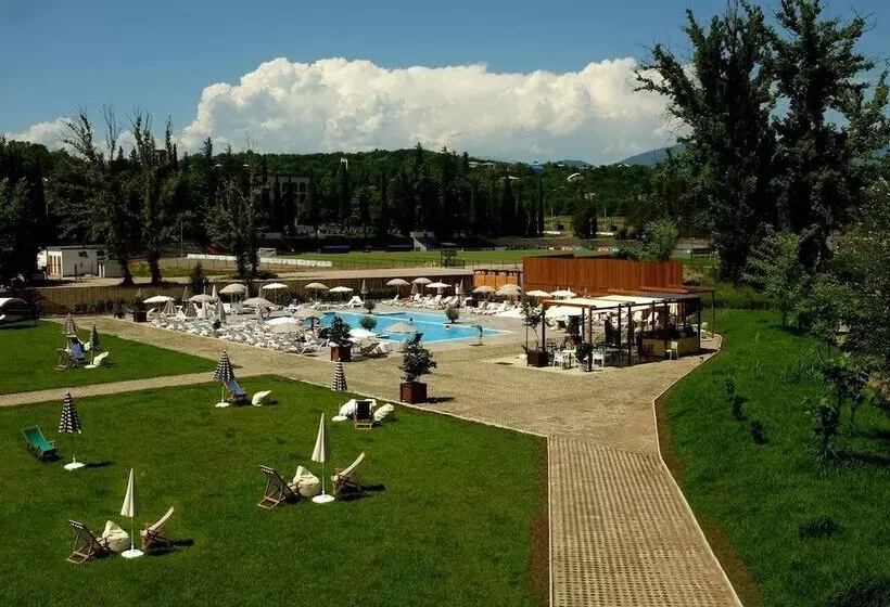 هتل Tskaltubo Plaza