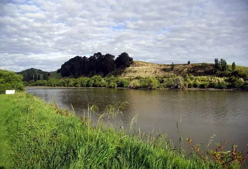 호텔 Whanganui River Top 10 Holiday Park