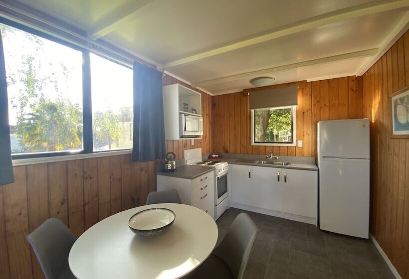 酒店 Whanganui River Top 10 Holiday Park