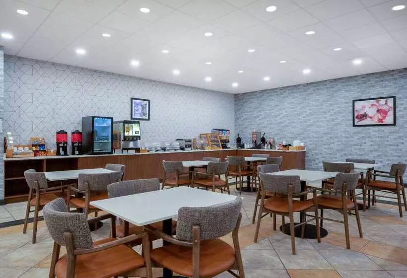 ホテル Wyndham Garden Columbia Ft Jackson