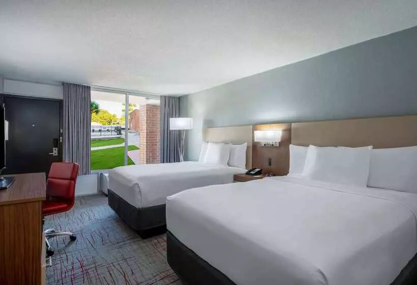 ホテル Wyndham Garden Columbia Ft Jackson