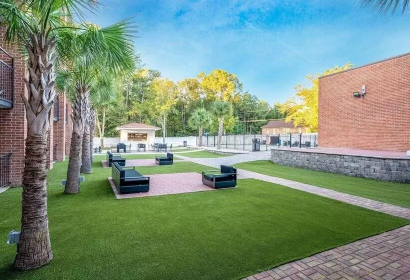 ホテル Wyndham Garden Columbia Ft Jackson