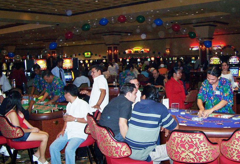 בית מלון כפרי Las Vegas  & Casino