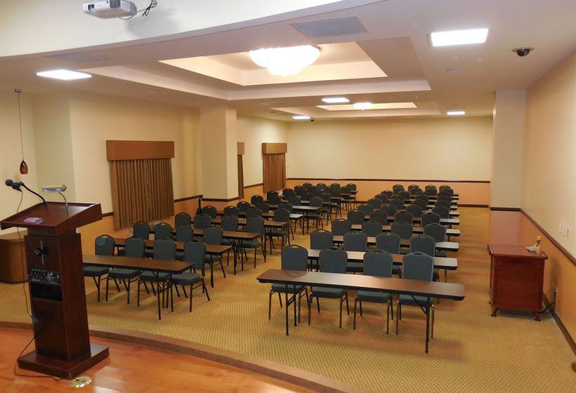 בית מלון כפרי Las Vegas  & Casino