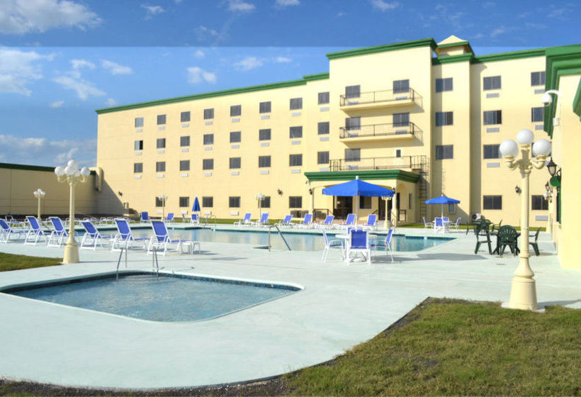 בית מלון כפרי Las Vegas  & Casino