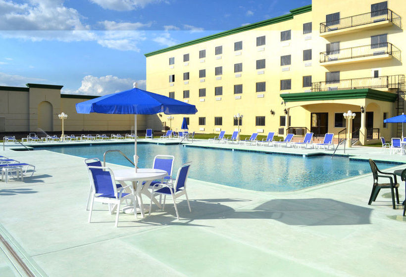 בית מלון כפרי Las Vegas  & Casino