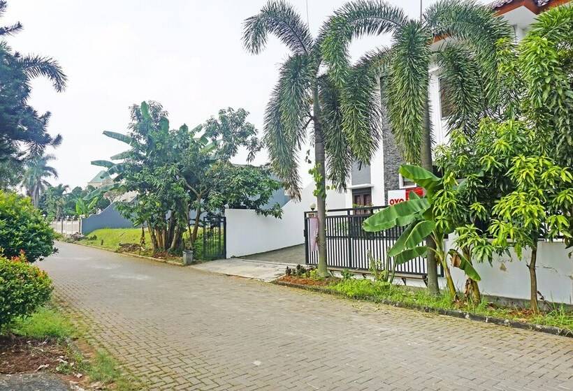 فندق Karawaci Taman Permata Tiga Mitra Reddoorz