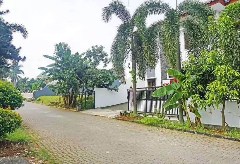 Hotelli Karawaci Taman Permata Tiga Mitra Reddoorz